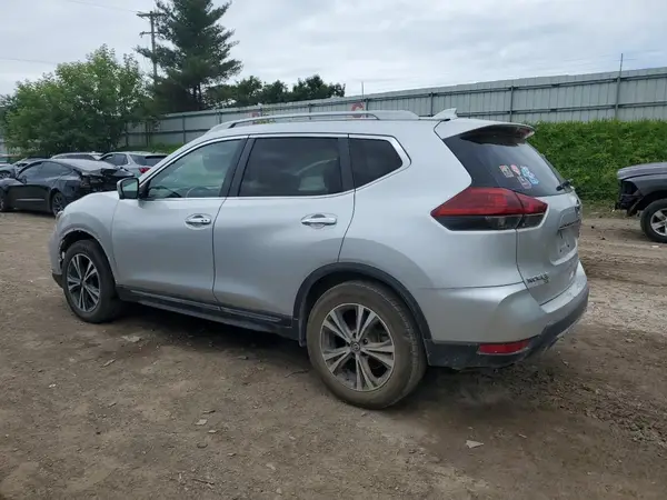 5N1AT2MTXJC795579 2018 NISSAN ROGUE - Image 2