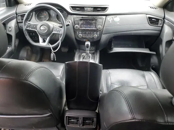 5N1AT2MTXJC795579 2018 NISSAN ROGUE - Image 8