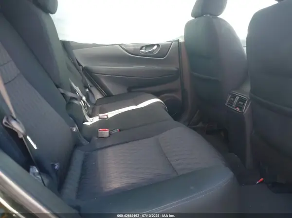 5N1AT2MTXJC798675 2018 NISSAN ROGUE - Image 8