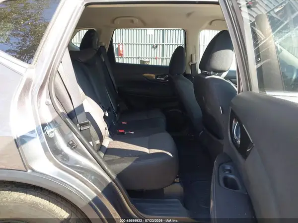 5N1AT2MTXJC801915 2018 NISSAN ROGUE - Image 8