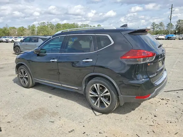 5N1AT2MTXJC811893 2018 NISSAN ROGUE - Image 2