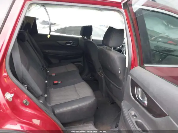 5N1AT2MTXJC827799 2018 NISSAN ROGUE - Image 8