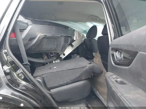 5N1AT2MTXJC828161 2018 NISSAN ROGUE - Image 8