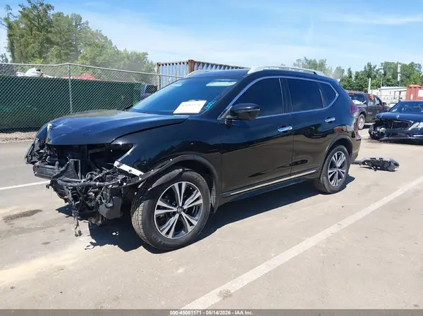 5N1AT2MTXJC832730 2018 NISSAN ROGUE - Image 2