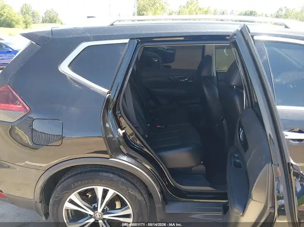 5N1AT2MTXJC832730 2018 NISSAN ROGUE - Image 8