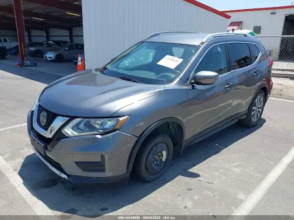 5N1AT2MTXJC841377 2018 NISSAN ROGUE - Image 2