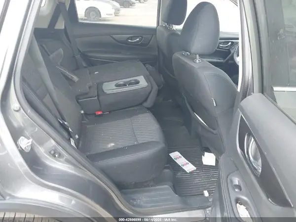 5N1AT2MTXJC847051 2018 NISSAN ROGUE - Image 8