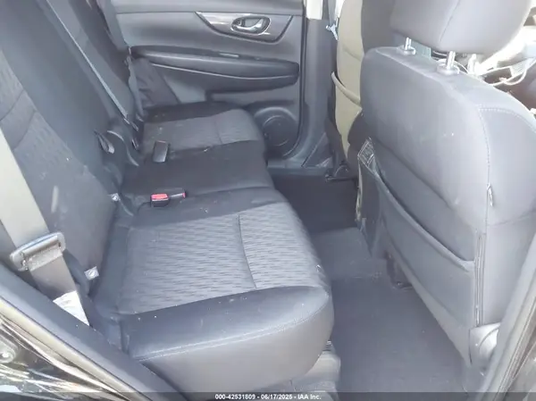 5N1AT2MTXJC847843 2018 NISSAN ROGUE - Image 8