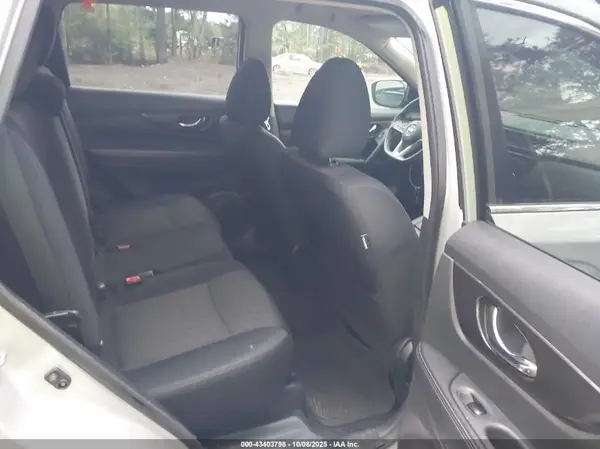 5N1AT2MTXKC702092 2019 NISSAN ROGUE - Image 8