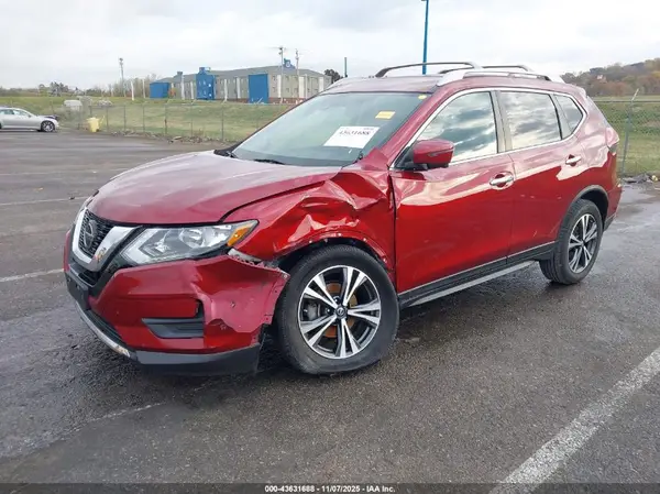 5N1AT2MTXKC703565 2019 NISSAN ROGUE - Image 2