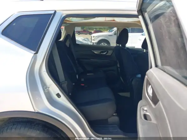 5N1AT2MTXKC716395 2019 NISSAN ROGUE - Image 8