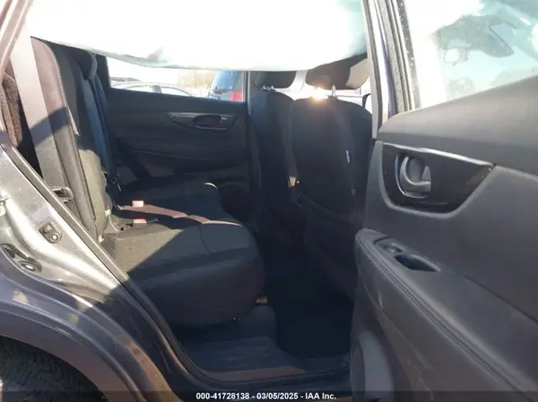5N1AT2MTXKC744634 2019 NISSAN ROGUE - Image 8