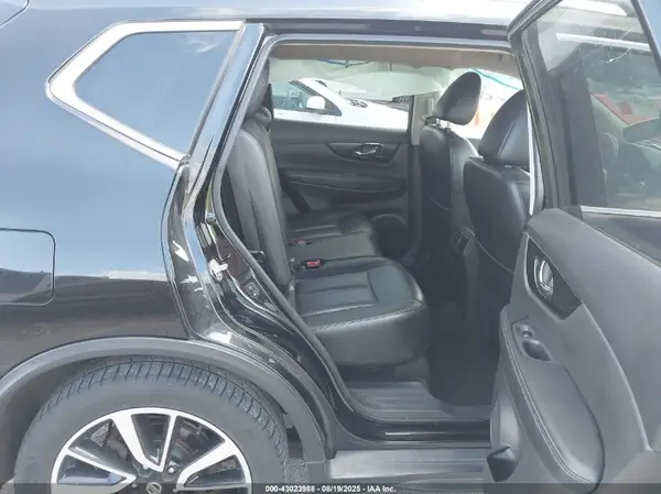 5N1AT2MTXKC761529 2019 NISSAN ROGUE - Image 8