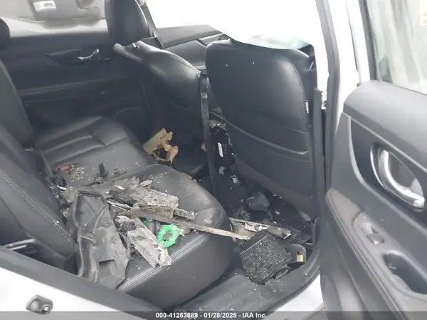 5N1AT2MTXKC762051 2019 NISSAN ROGUE - Image 8