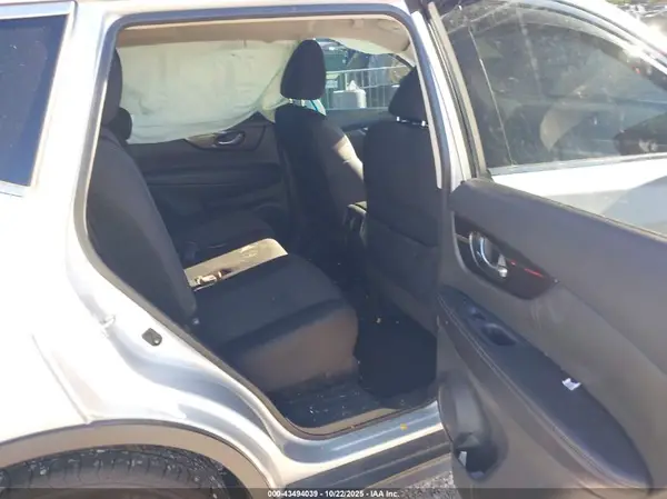 5N1AT2MTXKC763068 2019 NISSAN ROGUE - Image 8