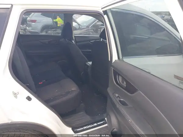 5N1AT2MTXKC786978 2019 NISSAN ROGUE - Image 8