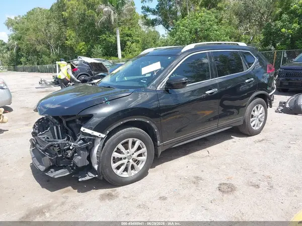 5N1AT2MTXKC807957 2019 NISSAN ROGUE - Image 2