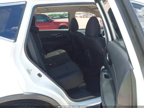 5N1AT2MTXKC819879 2019 NISSAN ROGUE - Image 8