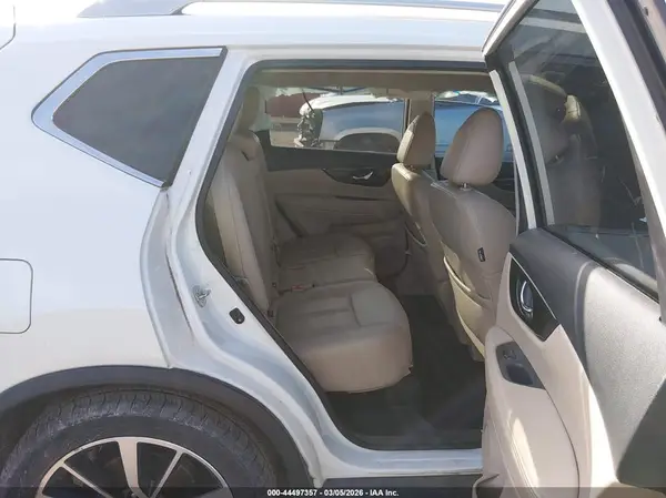 5N1AT2MTXKC830011 2019 NISSAN ROGUE - Image 8