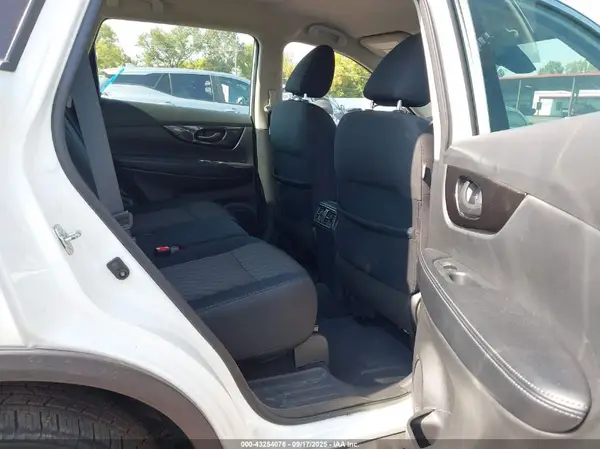 5N1AT2MTXKC831157 2019 NISSAN ROGUE - Image 8