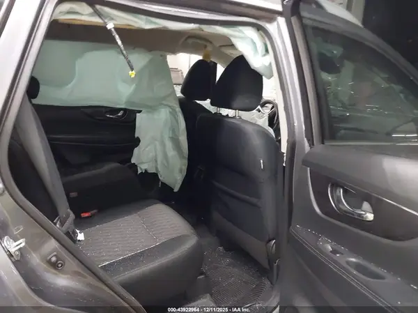 5N1AT2MTXKC844099 2019 NISSAN ROGUE - Image 8