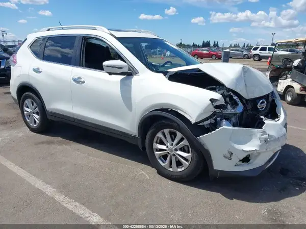 5N1AT2MV0GC740634 2016 NISSAN ROGUE - Image 1