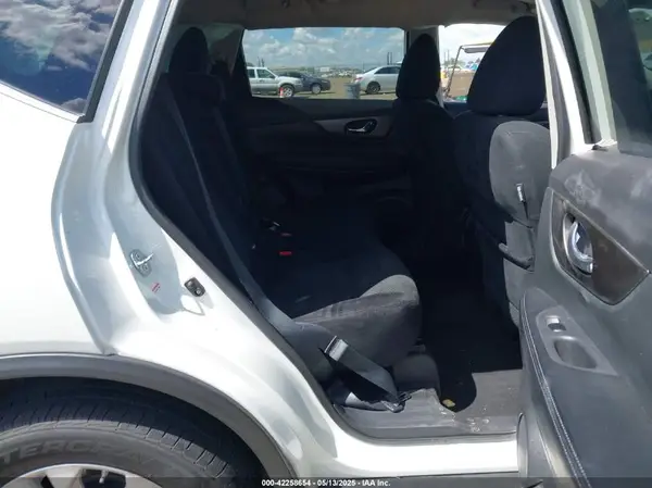 5N1AT2MV0GC740634 2016 NISSAN ROGUE - Image 8