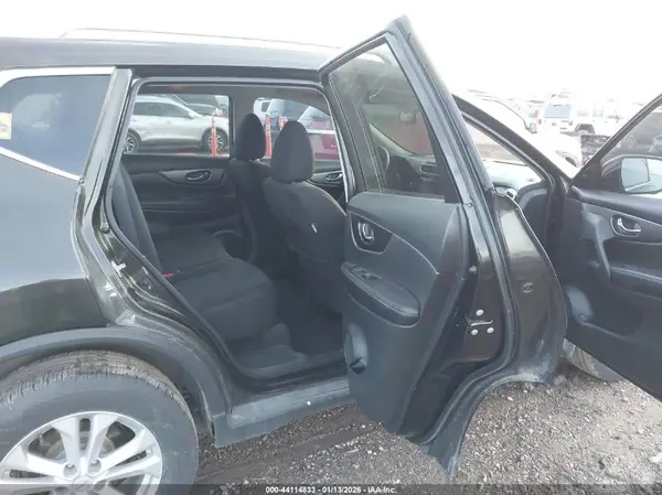 5N1AT2MV0GC853757 2016 NISSAN ROGUE - Image 8
