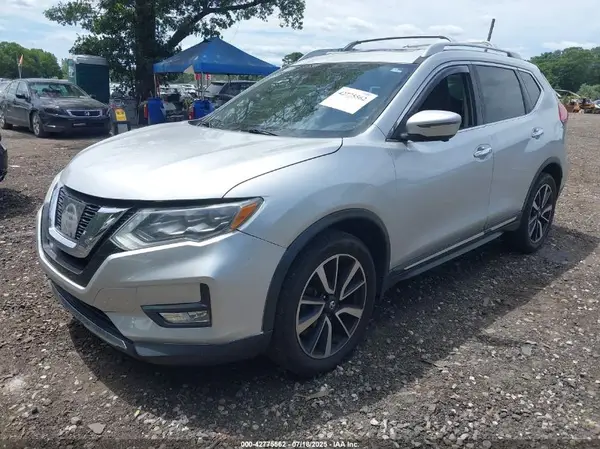 5N1AT2MV0HC744085 2017 NISSAN ROGUE - Image 2