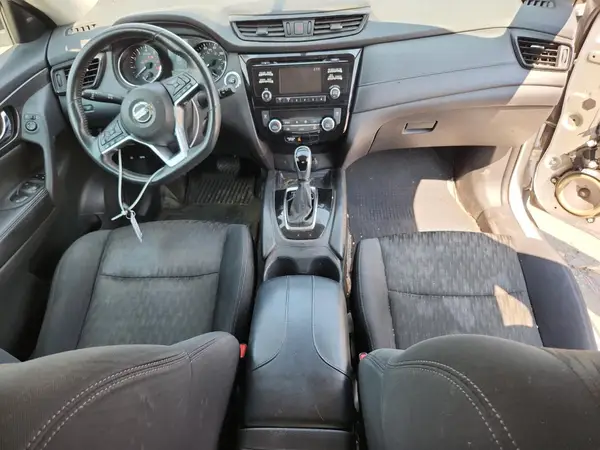 5N1AT2MV0HC744913 2017 NISSAN ROGUE - Image 8