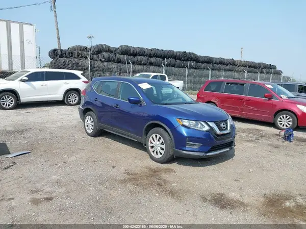 5N1AT2MV0HC745849 2017 NISSAN ROGUE - Image 1