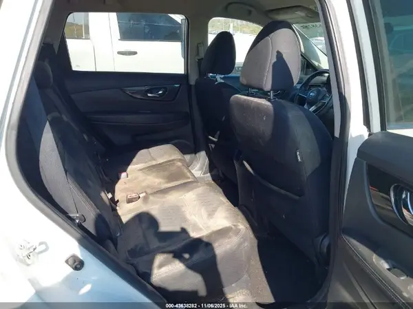 5N1AT2MV0HC746015 2017 NISSAN ROGUE - Image 8