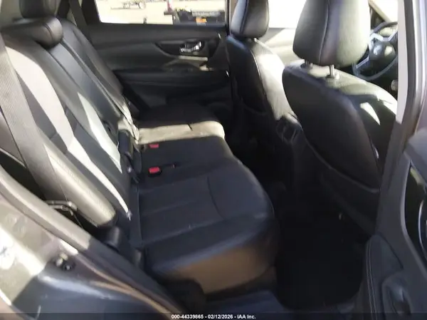5N1AT2MV0HC746838 2017 NISSAN ROGUE - Image 8
