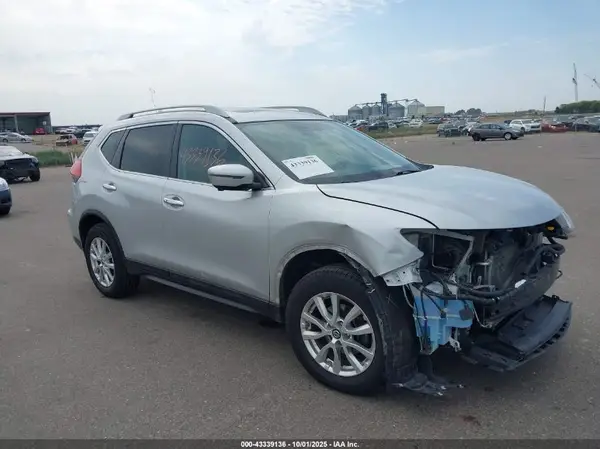 5N1AT2MV0HC749173 2017 NISSAN ROGUE - Image 1