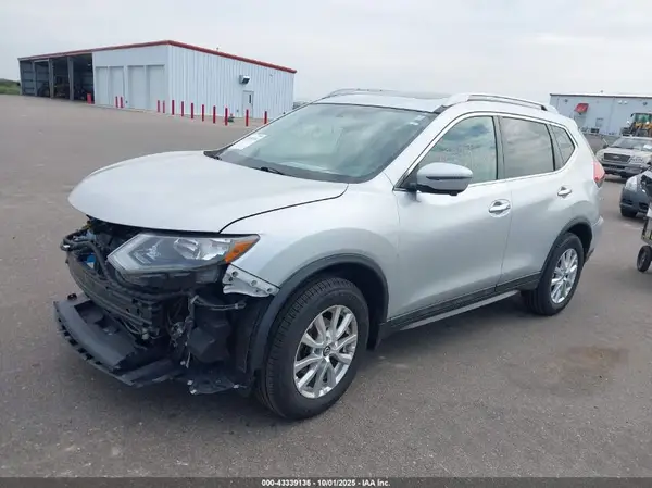 5N1AT2MV0HC749173 2017 NISSAN ROGUE - Image 2