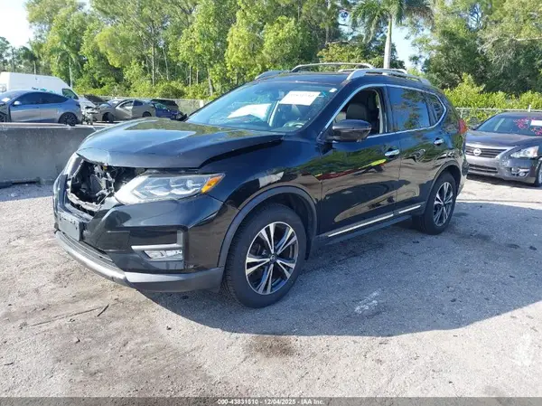 5N1AT2MV0HC751568 2017 NISSAN ROGUE - Image 2