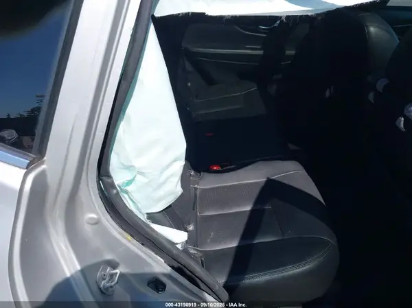 5N1AT2MV0HC753627 2017 NISSAN ROGUE - Image 8