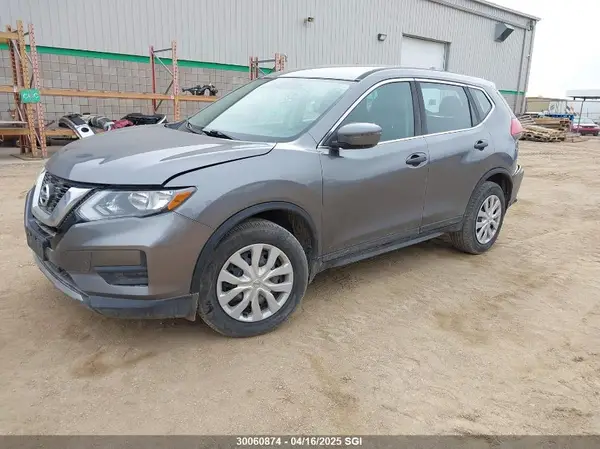5N1AT2MV0HC754504 2017 NISSAN ROGUE - Image 2