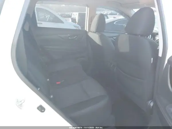 5N1AT2MV0HC754759 2017 NISSAN ROGUE - Image 8