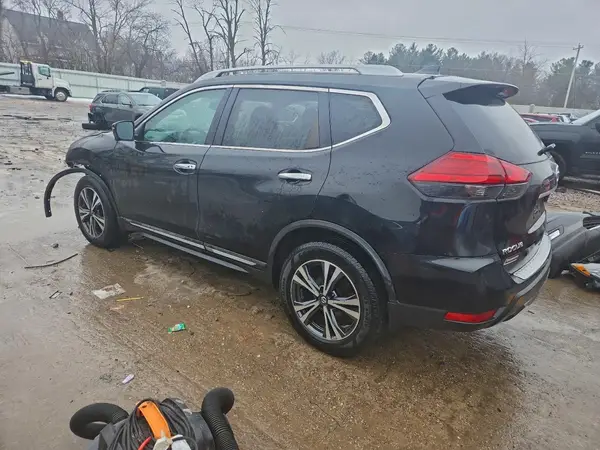5N1AT2MV0HC755264 2017 NISSAN ROGUE - Image 2