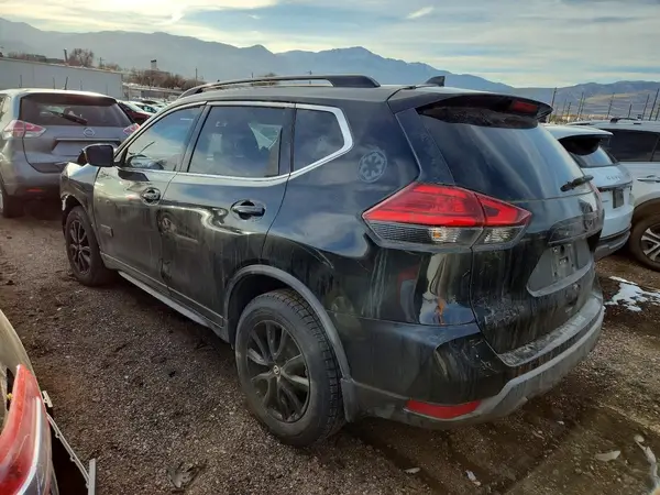 5N1AT2MV0HC756897 2017 NISSAN ROGUE - Image 2