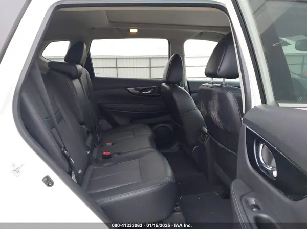 5N1AT2MV0HC759945 2017 NISSAN ROGUE - Image 8