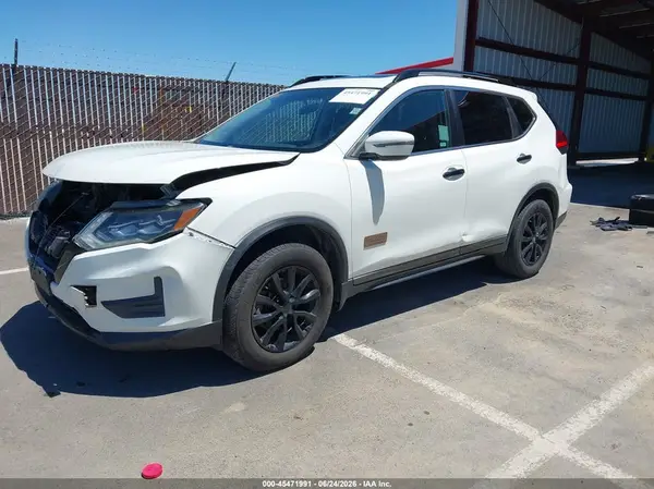 5N1AT2MV0HC762828 2017 NISSAN ROGUE - Image 2