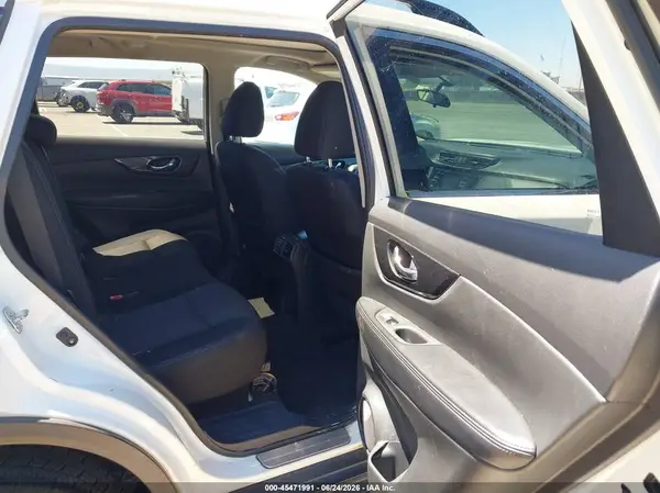 5N1AT2MV0HC762828 2017 NISSAN ROGUE - Image 8