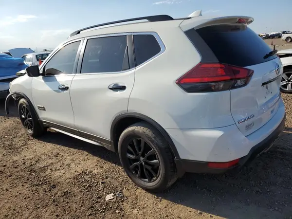 5N1AT2MV0HC768015 2017 NISSAN ROGUE - Image 2