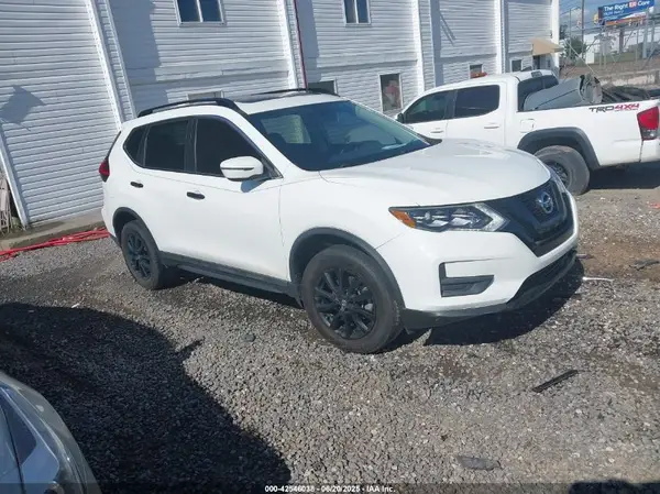 5N1AT2MV0HC768550 2017 NISSAN ROGUE - Image 1