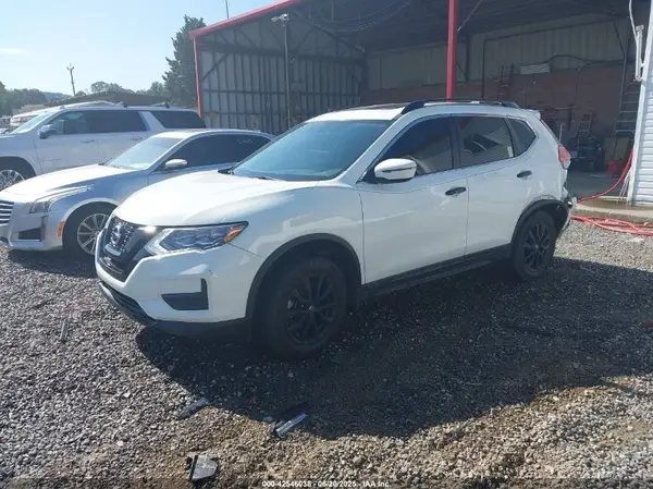 5N1AT2MV0HC768550 2017 NISSAN ROGUE - Image 2