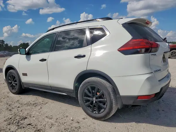 5N1AT2MV0HC768581 2017 NISSAN ROGUE - Image 2