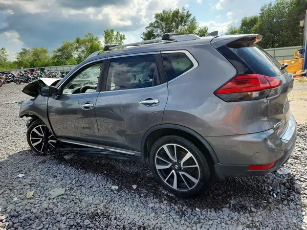 5N1AT2MV0HC775966 2017 NISSAN ROGUE - Image 2