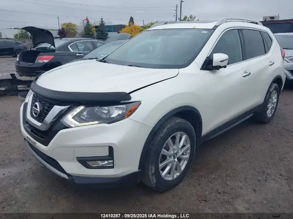 5N1AT2MV0HC788653 2017 NISSAN ROGUE - Image 2